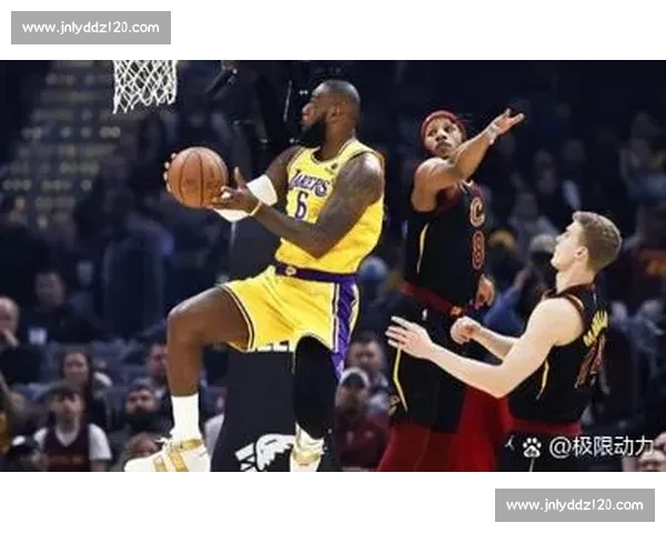 湖人激战开拓者詹姆斯领衔西部焦点对决之夜季后席位悬念拉满全场